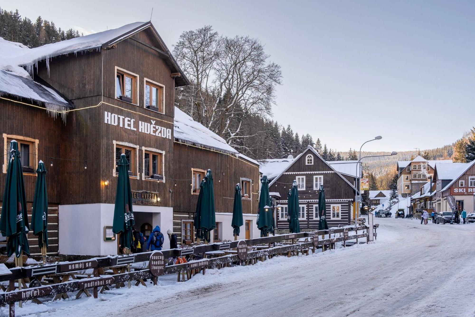 Hotel Hvezda Pec pod Sněžkou Eksteriør billede