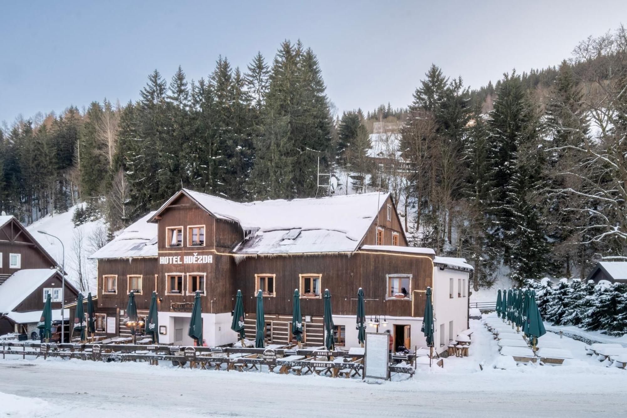 Hotel Hvezda Pec pod Sněžkou Eksteriør billede