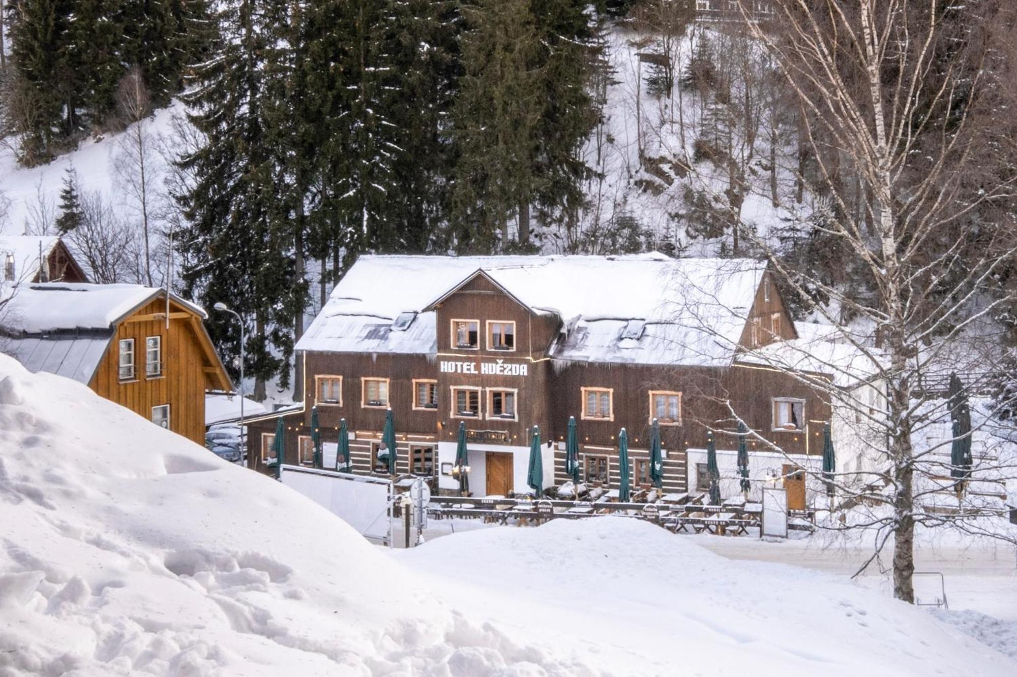 Hotel Hvezda Pec pod Sněžkou Eksteriør billede